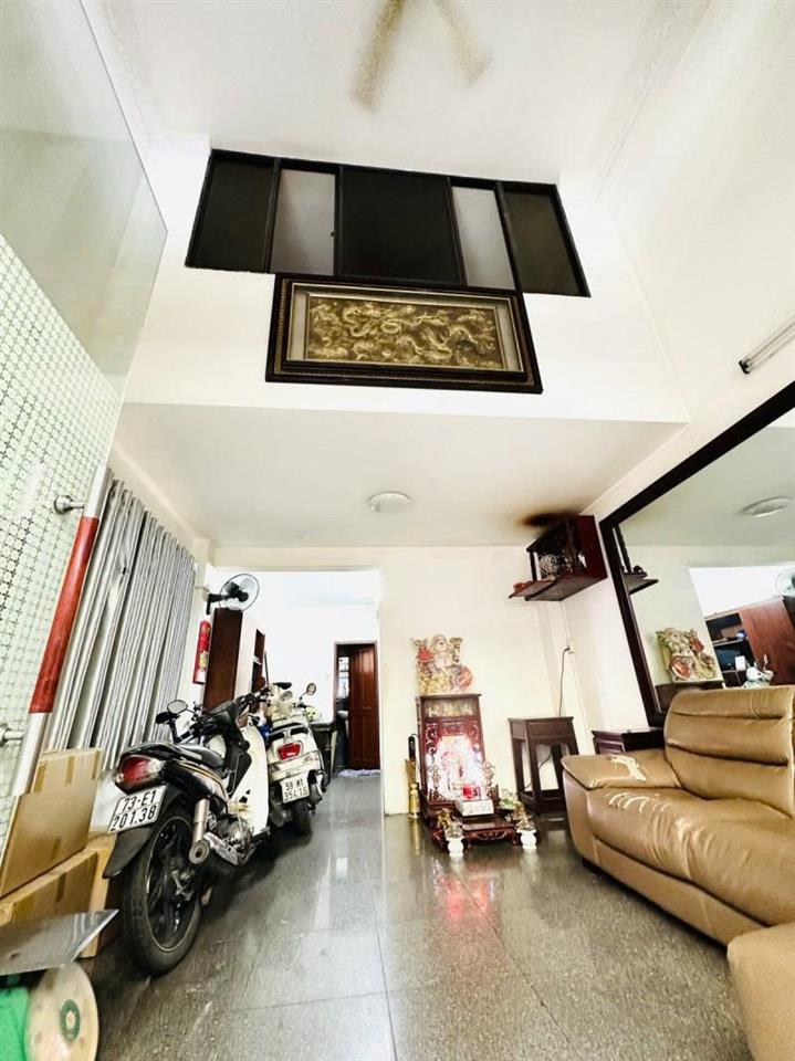Bán nhà 2 Mặt tiền hẻm 8m Trần Văn Hoàng - thông Thành Mỹ, 6,3x12m, 5 Tầng, chỉ 11,8 Tỷ.