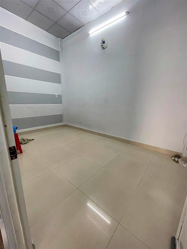 Bán nhà Mặt tiền Lê Cảnh Tuân - giao Nguyễn Sơn, 8,6x11m, 2 Tầng - 4PN, chỉ 12,8 Tỷ