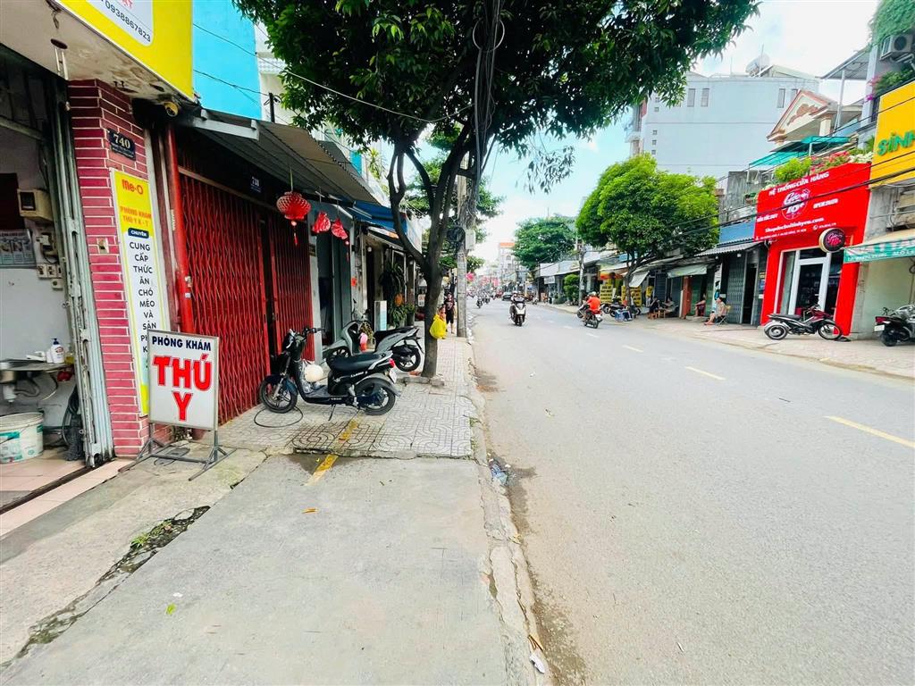 Bán nhà Mặt tiền Thống Nhất - giao Lê Đức Thọ, 3,2x22m, 2 Tầng -  2PN, hạ 8,5 Tỷ.