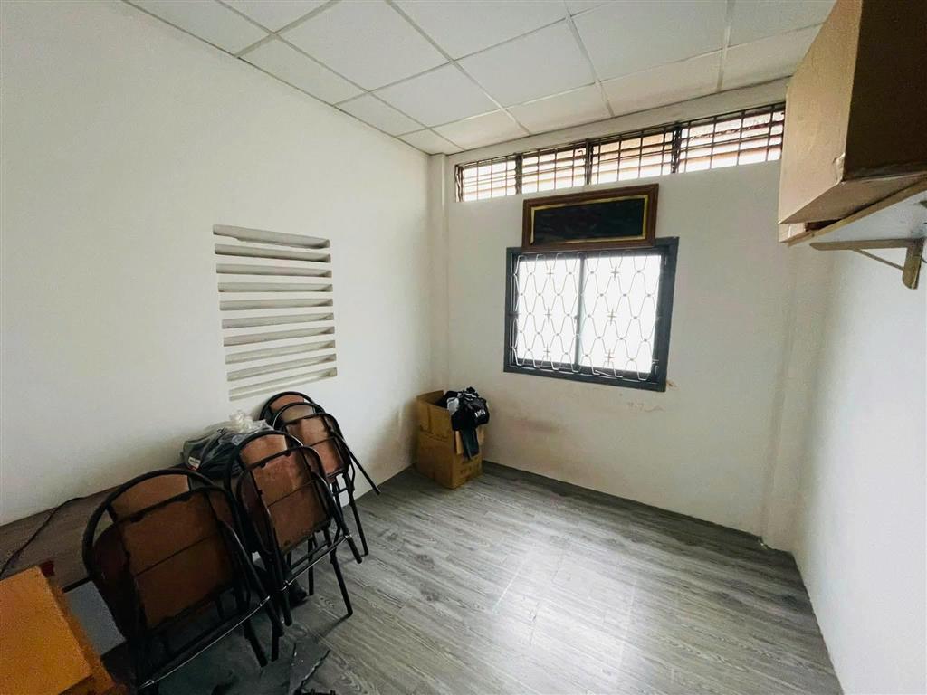 Bán nhà Mặt tiền Thống Nhất - giao Lê Đức Thọ, 3,2x22m, 2 Tầng -  2PN, hạ 8,5 Tỷ.