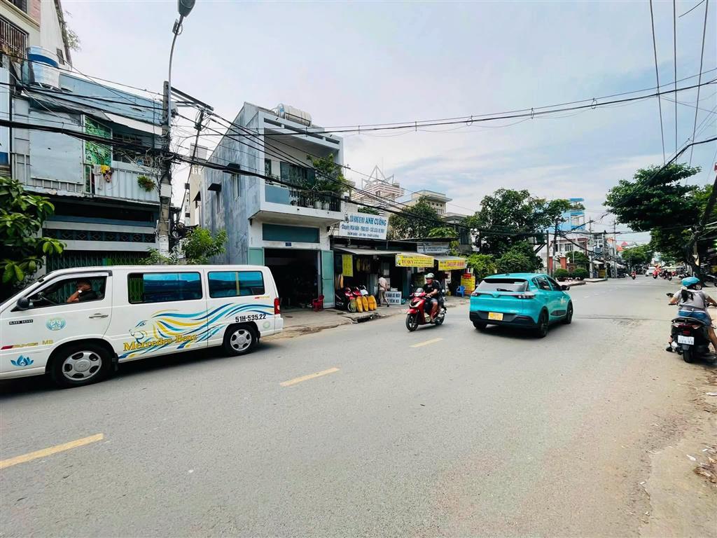 Bán nhà Mặt tiền Thống Nhất - giao Lê Đức Thọ, 3,2x22m, 2 Tầng -  2PN, hạ 8,5 Tỷ.