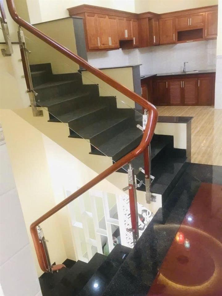Bán nhà Mặt tiền Dương Quảng Hàm -  ngay Nguyễn Văn Lượng, 3,6x27m, 4 Tầng,  hạ 13,8 Tỷ.