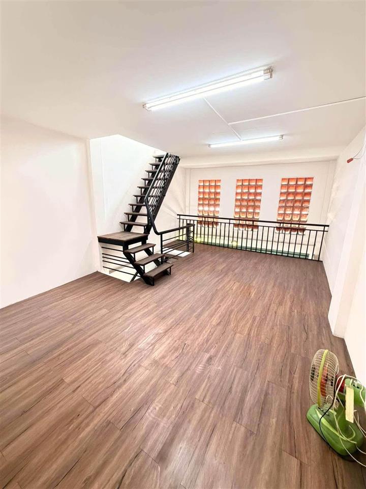 Bán nhà Mặt tiền Đông Hồ - ngay chợ Vải Tân Bình, 4,5x9m - 3 Tầng, tiện Kinh doanh, 5 Tỷ.