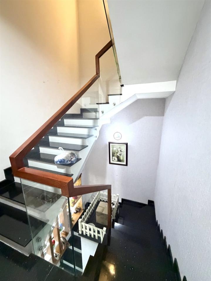 Bán nhà HXH 8m Nguyễn Hữu Dật - giao Chế Lan Viên, 4x17m, 4 Tầng - 4 PN, chỉ 9,8 Tỷ.