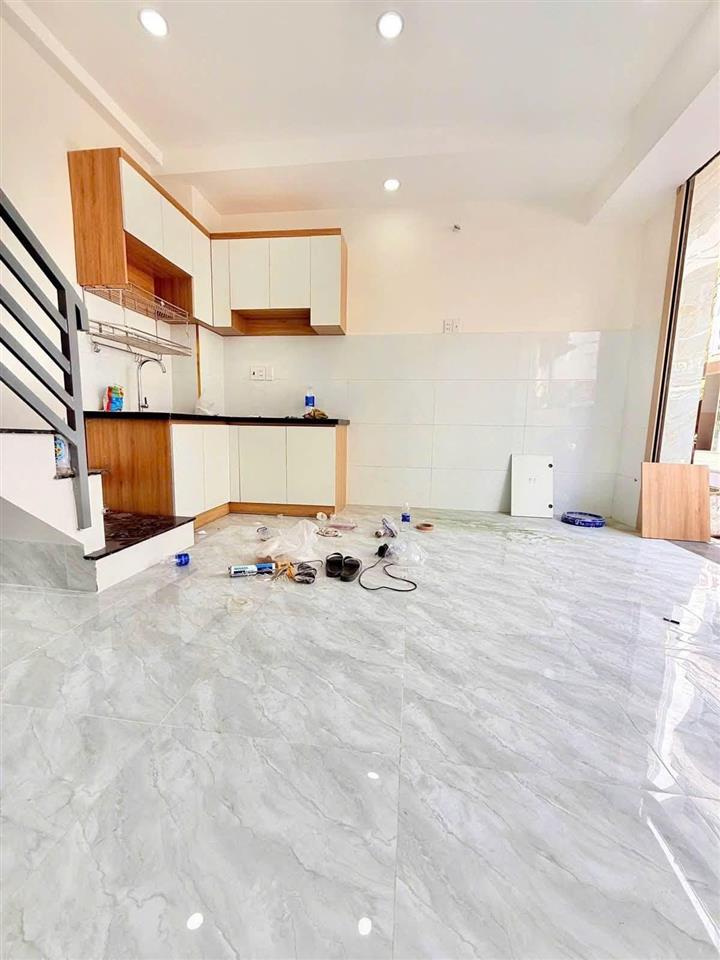 Bán Nhà Mặt tiền Đồng Xoài - giao Hoàng Hoa Thám, K300, 4,3x4,5m, 5 Tầng - 3PN, 5,8 Tỷ.