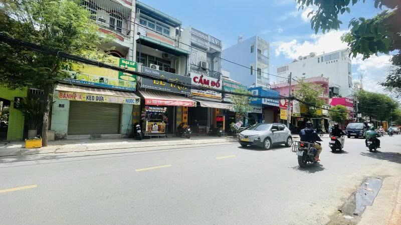 Bán nhà Mặt tiền Nguyễn Văn Khối ( Cây Trâm cũ) - 4,2x10m, 3 Tầng, HĐT 20 triêu, chỉ 7,8