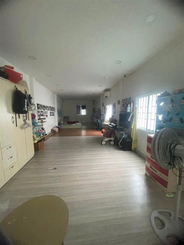 Bán nhà Mặt tiền Lê Niệm, thông THạch Lam, gần Văn Cao, 4,5x18m, 2 Tầng, chào 11,5 Tỷ.