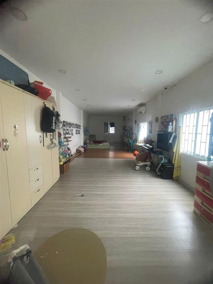 Bán nhà Mặt tiền Lê Niệm, thông THạch Lam, gần Văn Cao, 4,5x18m, 2 Tầng, chào 11,5 Tỷ.