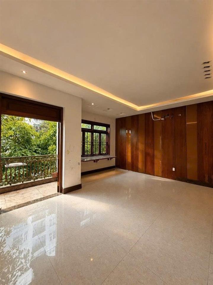 Bán nhà Biệt thự - Mặt tiền Sông Nhuệ - ngay Khu Sân Bay, 18,5x20m, 3 Tầng, chỉ 64 Tỷ.