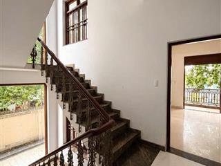 Bán nhà Biệt thự - Mặt tiền Sông Nhuệ - ngay Khu Sân Bay, 18,5x20m, 3 Tầng, chỉ 64 Tỷ.