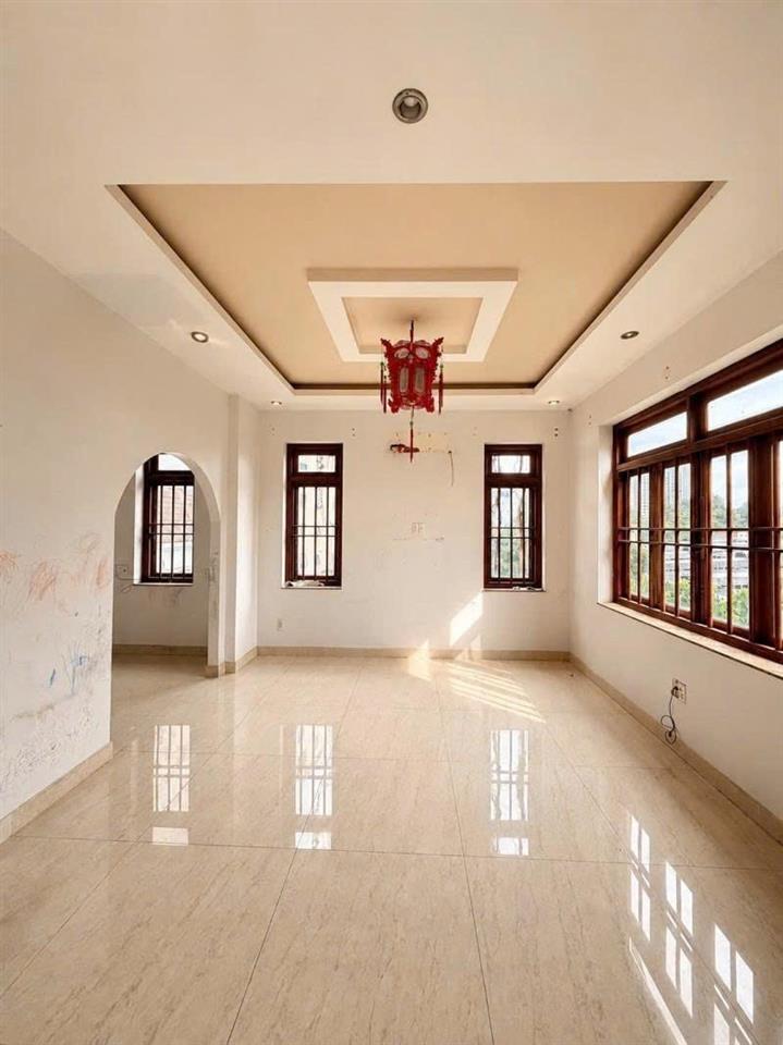 Bán nhà Biệt thự - Mặt tiền Sông Nhuệ - ngay Khu Sân Bay, 18,5x20m, 3 Tầng, chỉ 64 Tỷ.