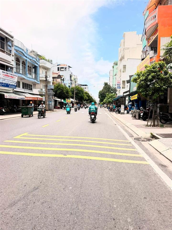 Bán nhà 2 Mặt tiền Hàn Hải Nguyên - giao 3/2, 5,8x14m, 3 Tầng cũ, 1 đời chủ, 16,5 Tỷ.
