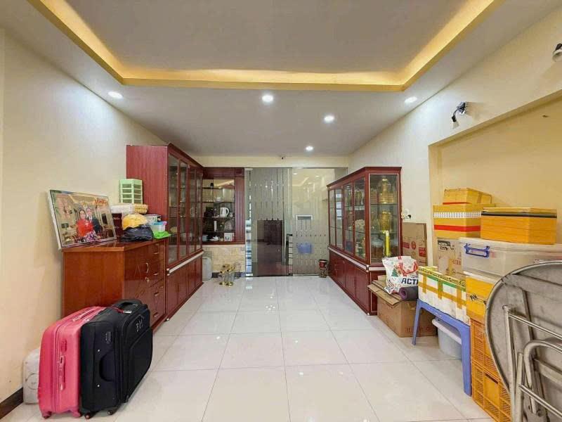 Bán nhà Hẻm 6m Nguyễn Xí - ngay VinCom Nguyễn Xí, 4,3x17m, 4 Tầng - 4PN, chỉ 12,9 Tỷ.
