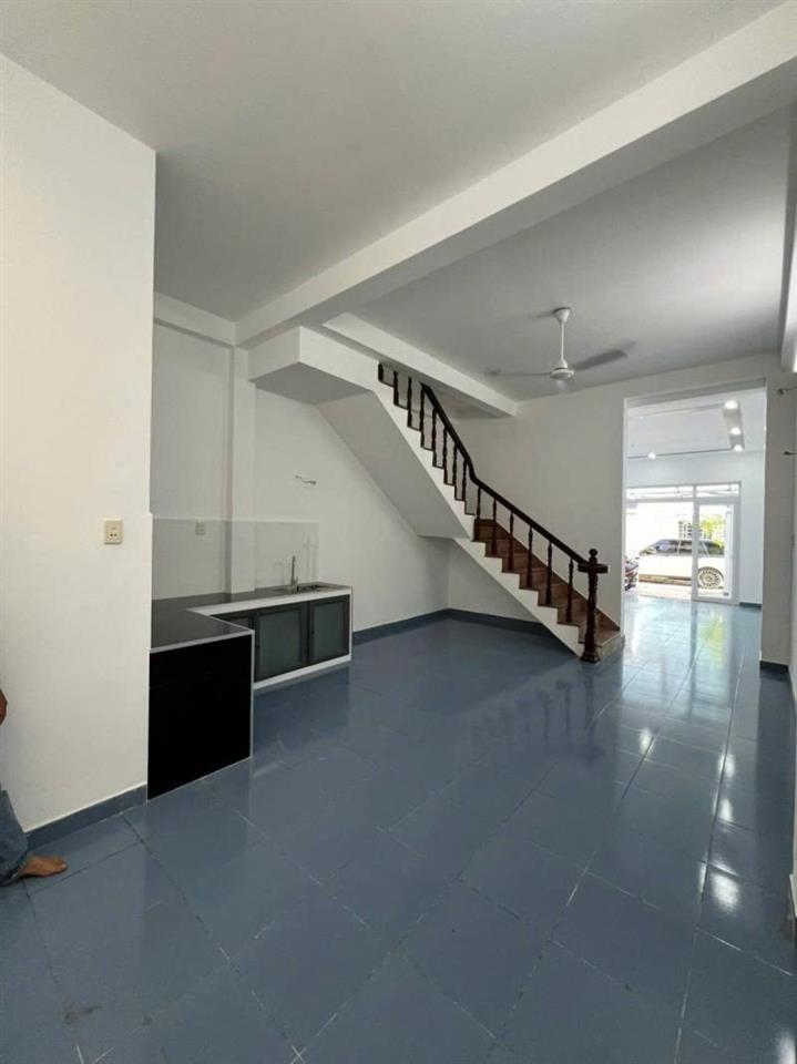 Bán nhà hẻm 8m - ngay hẻm 331/ Phan Huy Ích, gần Emart, 4,5x15m, 3 Tầng - 4PN, 8,9 Tỷ