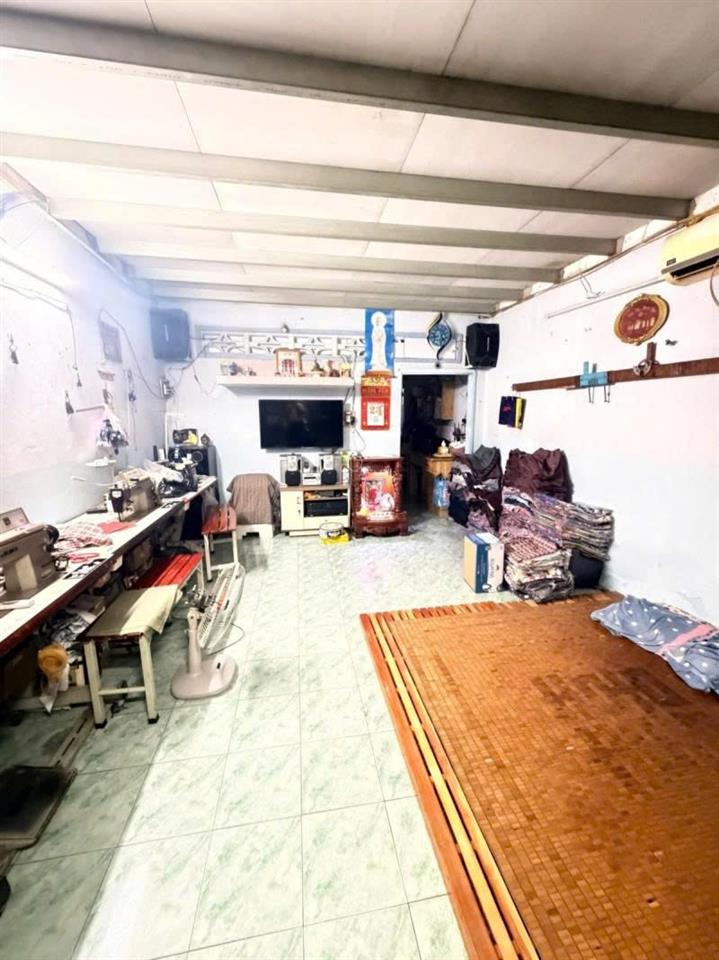 Bán nhà Hẻm 8m Phạm Quý Thích - giao Tân Hương, 8.1x17m, Trệt + lửng, chỉ 14,5 tỷ.