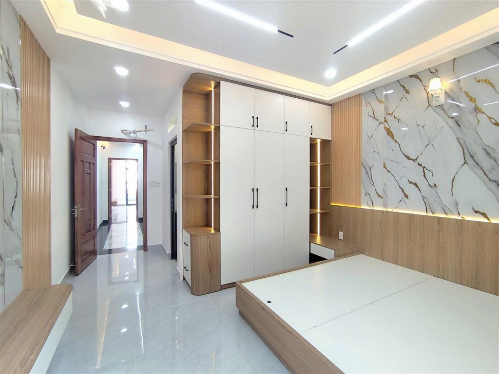 Bán nhà Hẻm 8m Lê Văn Quới - gần Tô Hiệu, 4x20m, 6 Tấm - thang máy, 7PN, full nội thất,
