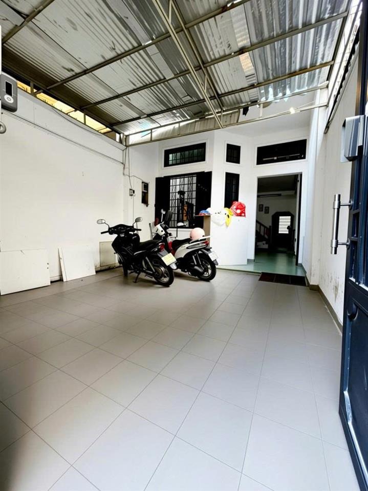 Bán nhà HXH 5m Lê Quang Định - gần Nơ Trang Long, 4,3x30m, 4 Tầng, 7PN, chỉ 14,9 Tỷ.