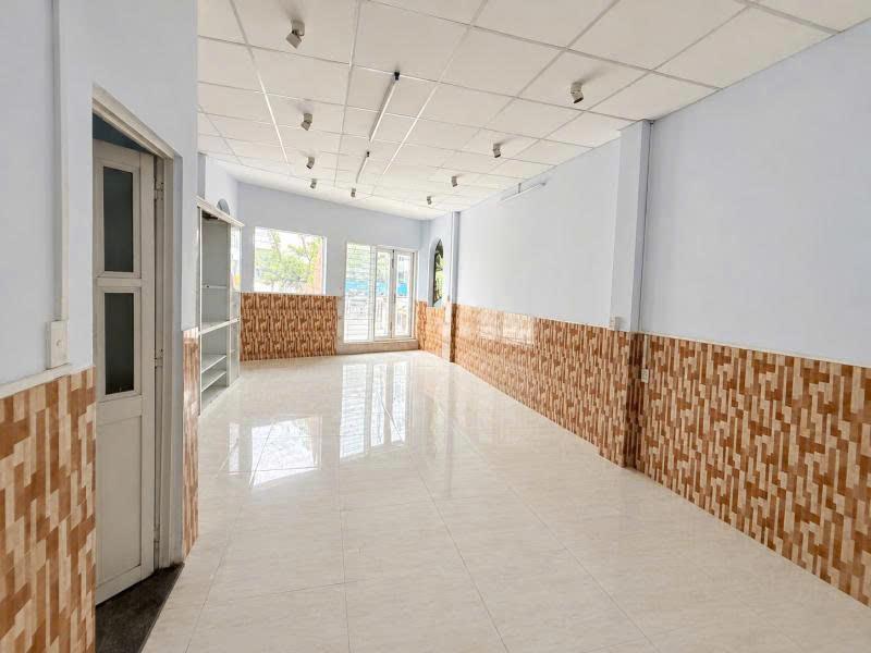Bán nhà Mặt tiền Gò Dầu - gần Tân Quý, 500m qua Aeon Mail, 4,7x10.5m, 3 Tầng, 7,5 Tỷ.