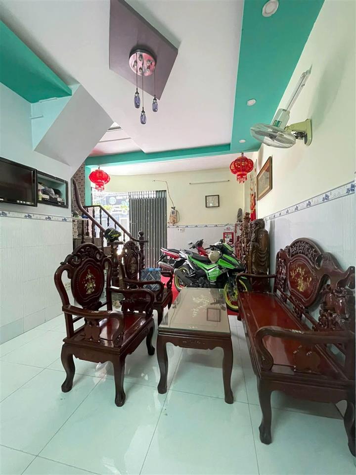 Bán nhà Hẻm xe hơi 5m  Đồng Đen - khu Bàu Cát,  DT: 5x12m, 2 Tầng - Sổ A4, 1 Chủ, 6,7 Tỷ.