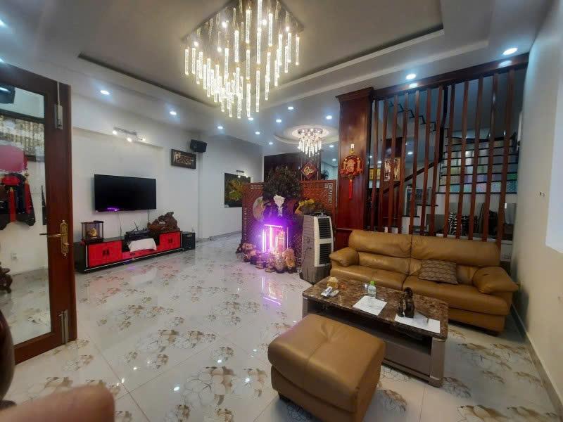 Hạ 2 Tỷ - Bán gấp nhà Biệt Thự - Tân Hòa Đông, ngay Co.op, 10x20m, 4 Tầng - 4PN, 10,9 tỷ.