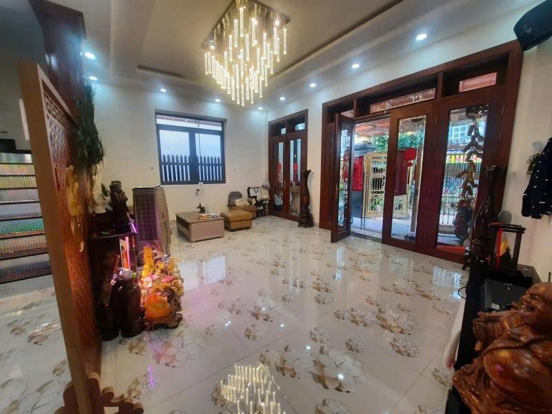 Hạ 2 Tỷ - Bán gấp nhà Biệt Thự - Tân Hòa Đông, ngay Co.op, 10x20m, 4 Tầng - 4PN, 10,9 tỷ.