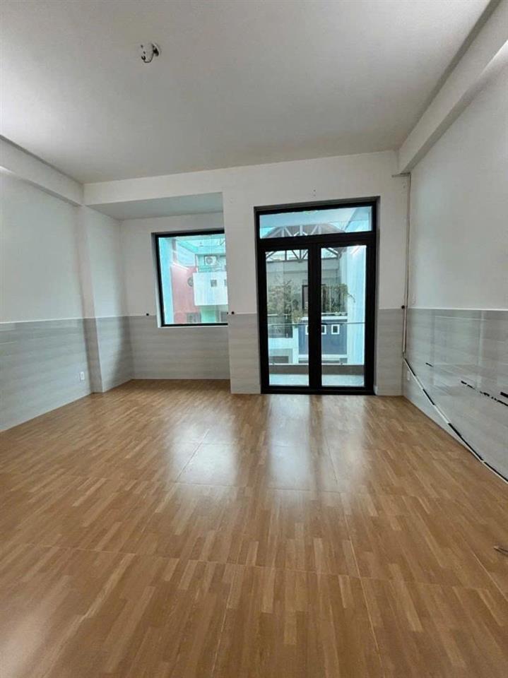 Bán nhà Hẻm 4m Gò Dầu - gần ngã tư Tân QUý, 5x17m, 4 Tầng, 5PN, Sổ A4, chỉ 7,9 Tỷ.