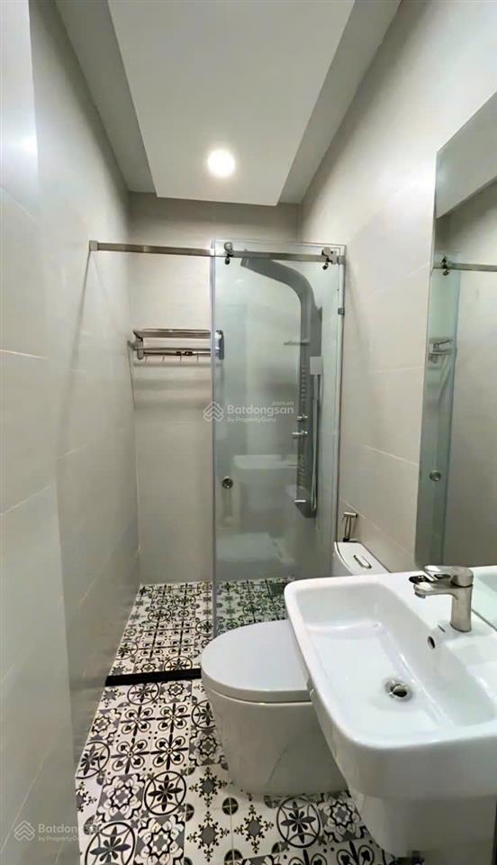 Cần cho thuê nhà mt 822a đường cách mạng tháng 8 p.5 q. tân bình gần khúc phạm văn hai