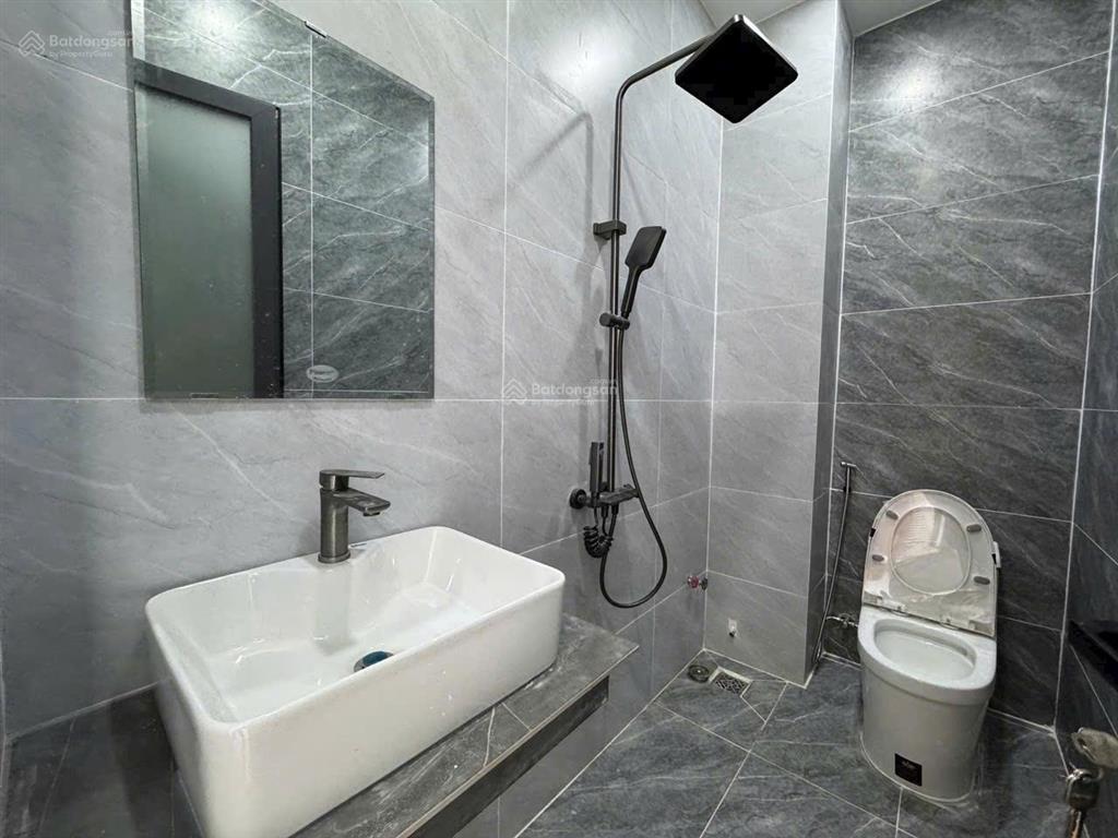 Cần cho thuê nhà hxh 95/2a phổ quang p.2 q.tân bình ngay cc sky center