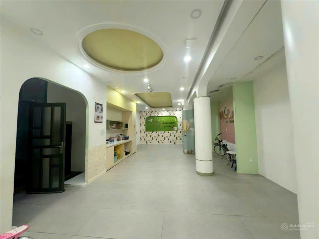 Cần cho thuê nhà mt ngang 7m 246a đồng đen p.11 q.tân bình