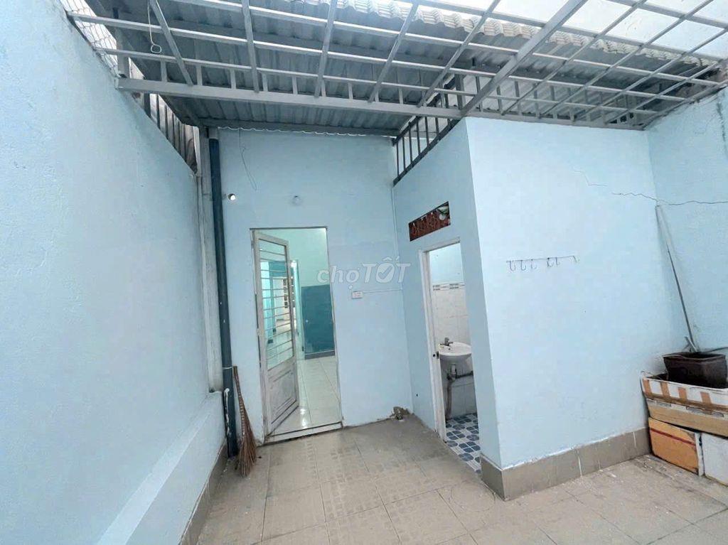 Cho thuê nhà nguyên căn HXH Bùi Văn Ba. Gía 13tr