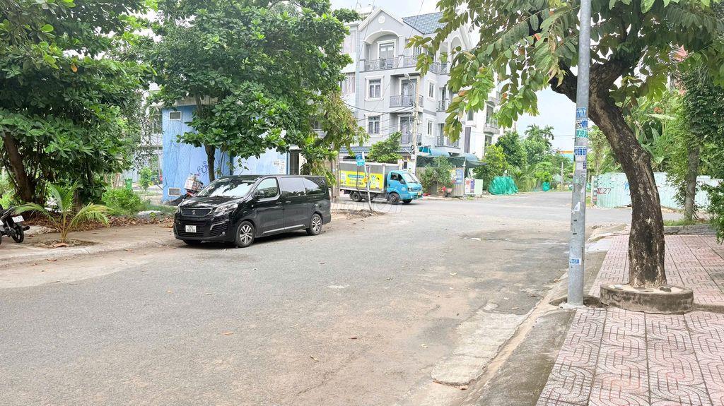 Bán nhà MT khu Nam Long Phú Thuận giá 12 tỷ