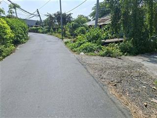 Hot! hạ giá bán gấp lô góc 2 mặt tiền nhựa quy đức