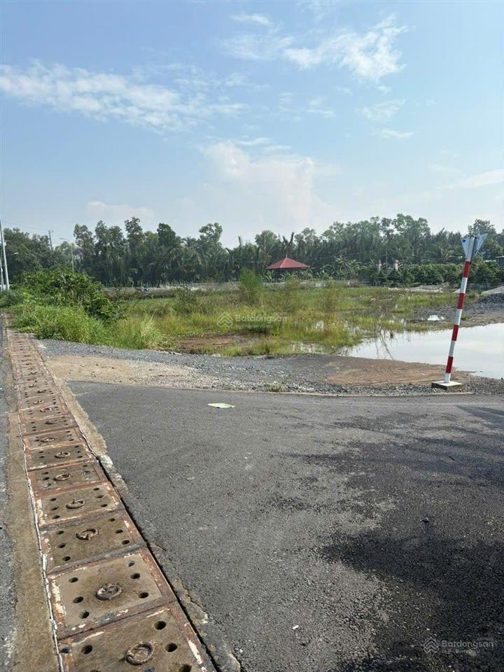 Ngộp! hạ giá bán gấp 1000m thổ cư mặt tiền lương ngang