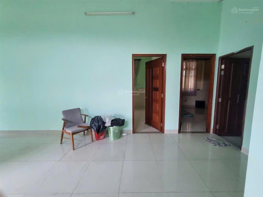 Hạ giá bán gấp căn nhà 205m thổ cư xã qui đức bình chánh