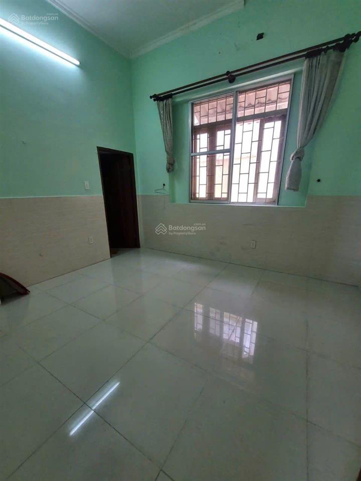Hạ giá bán gấp căn nhà 205m thổ cư xã qui đức bình chánh
