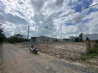 Bán lô đất 750m mặt tiền kênh sáng xã lê minh xuân