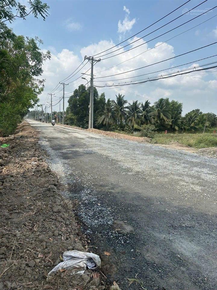 Bán lô đất ngộp mặt tiền bà tỵ