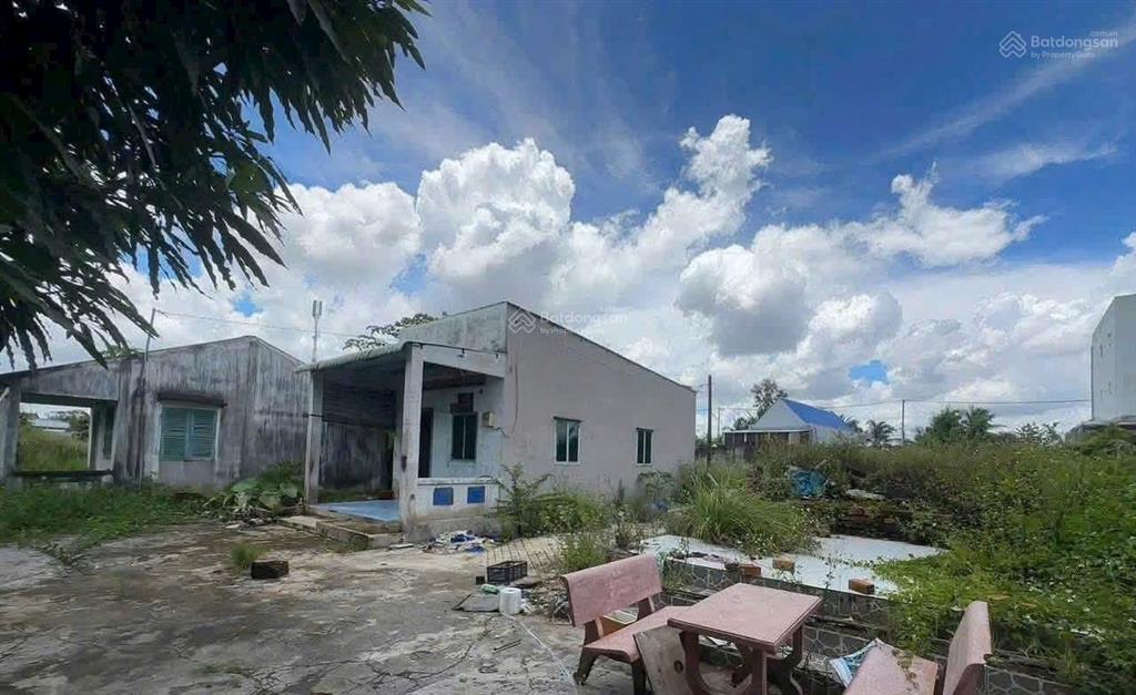 Hạ giá bán nhanh 750m mặt tiền kênh sáng lê minh xuân