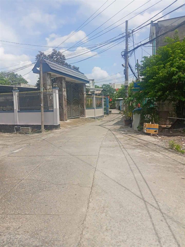 Bán căn nhà giá rẻ hưng long qui đức