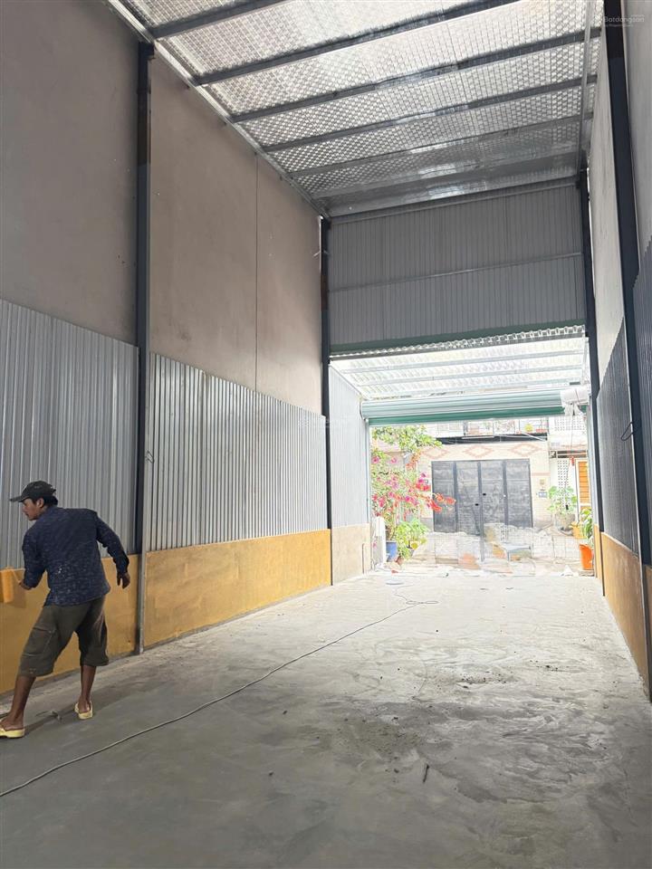 Chính chủ cho thuê kho 120m². giá tham khảo tốt trong khu vực 18tr bl  đtt