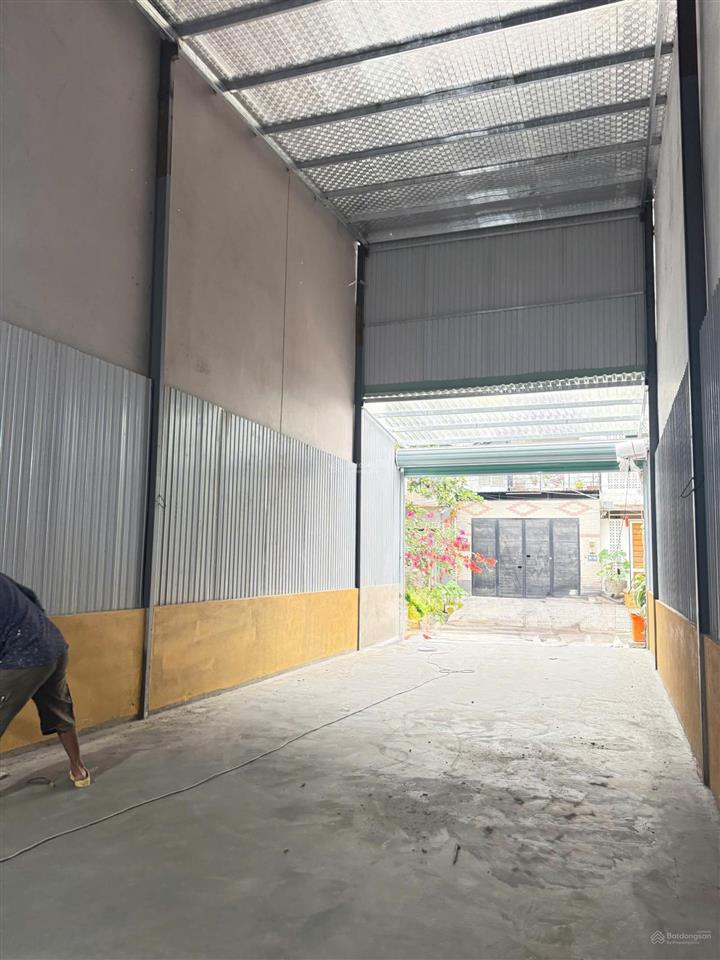 Chính chủ cho thuê kho 120m². giá tham khảo tốt trong khu vực 18tr bl  đtt