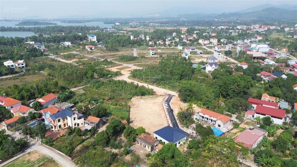 Đất phân lô chợ tình p. xuân hoà cạnh công viên đối diện trường học và nhà văn hoá giá đầu tư tốt