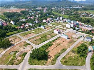 Bán lô góc hoa hậu khu đấu giá chợ tình p. xuân hoà. sát chợ gần hồ và sân golf giá chỉ 20 tr/m2