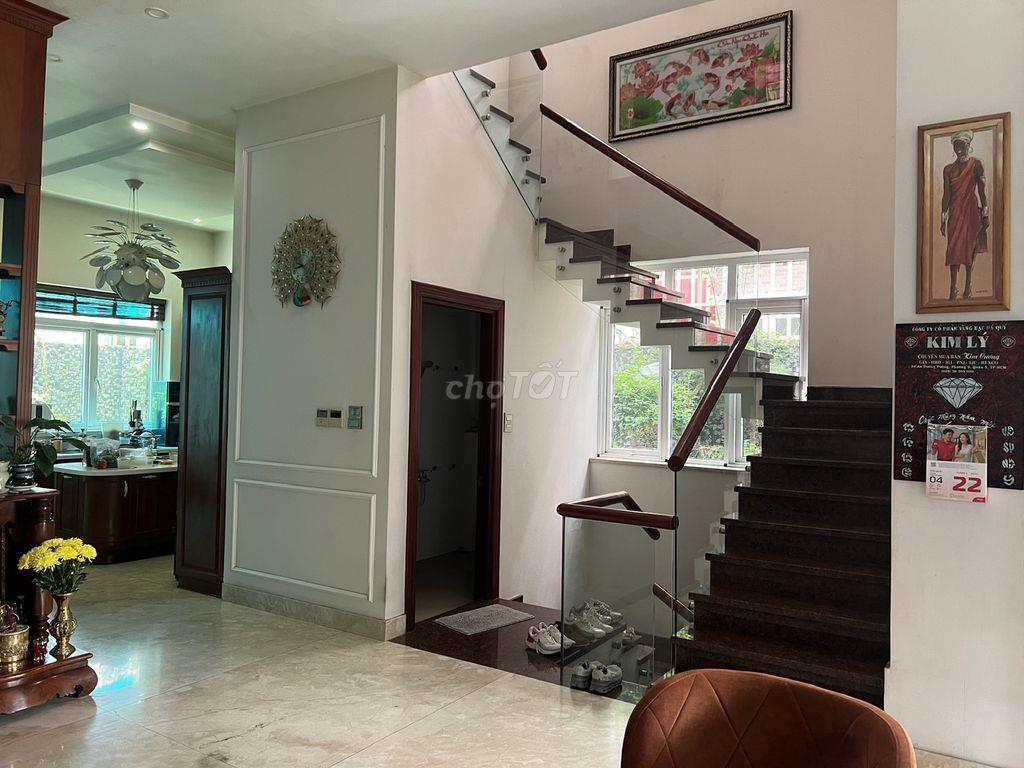 Bán biệt thự đẹp đường 16m khu Him Lam Kênh Tẻ  Q7