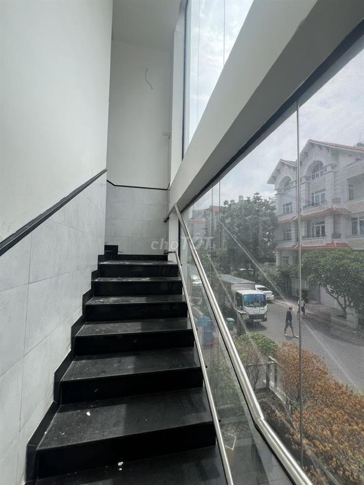 Cho thuê biệt thự góc khu Him Lam MT Nguyễn Thị Thập
