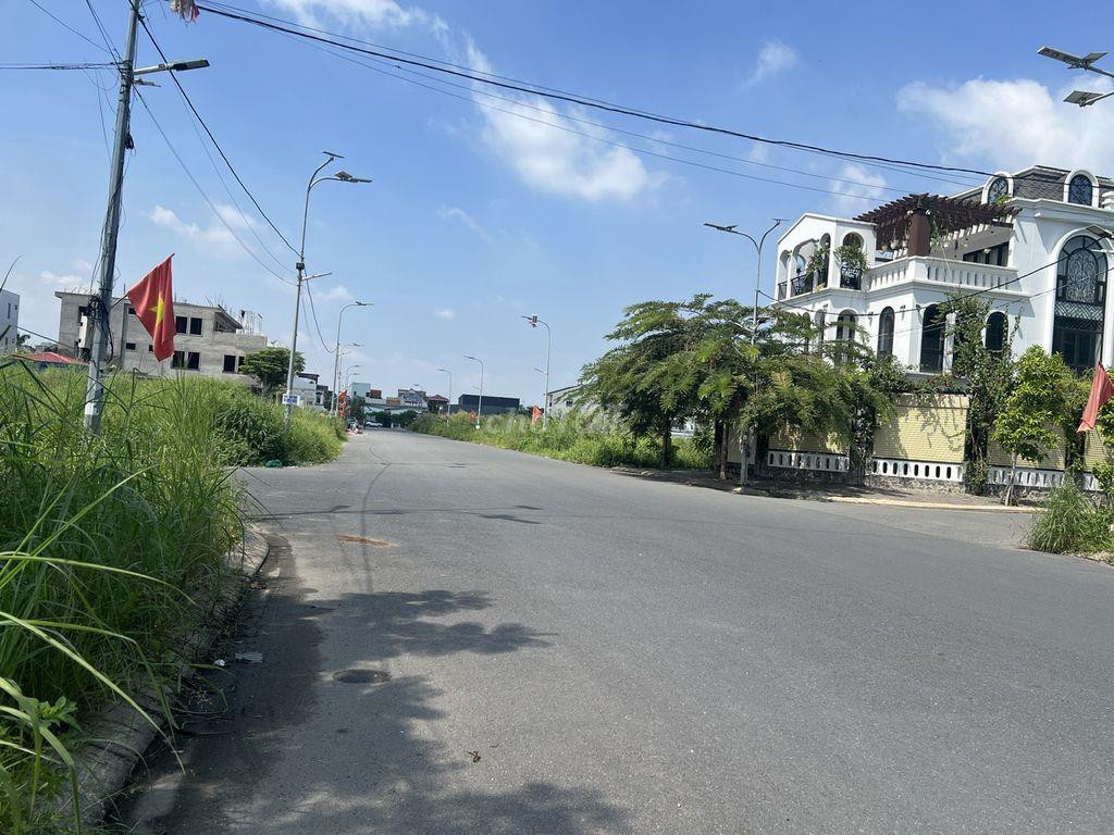 Bán đất nền khu dân cư Thái Sơn Nhà Bè đường 20m giá tốt