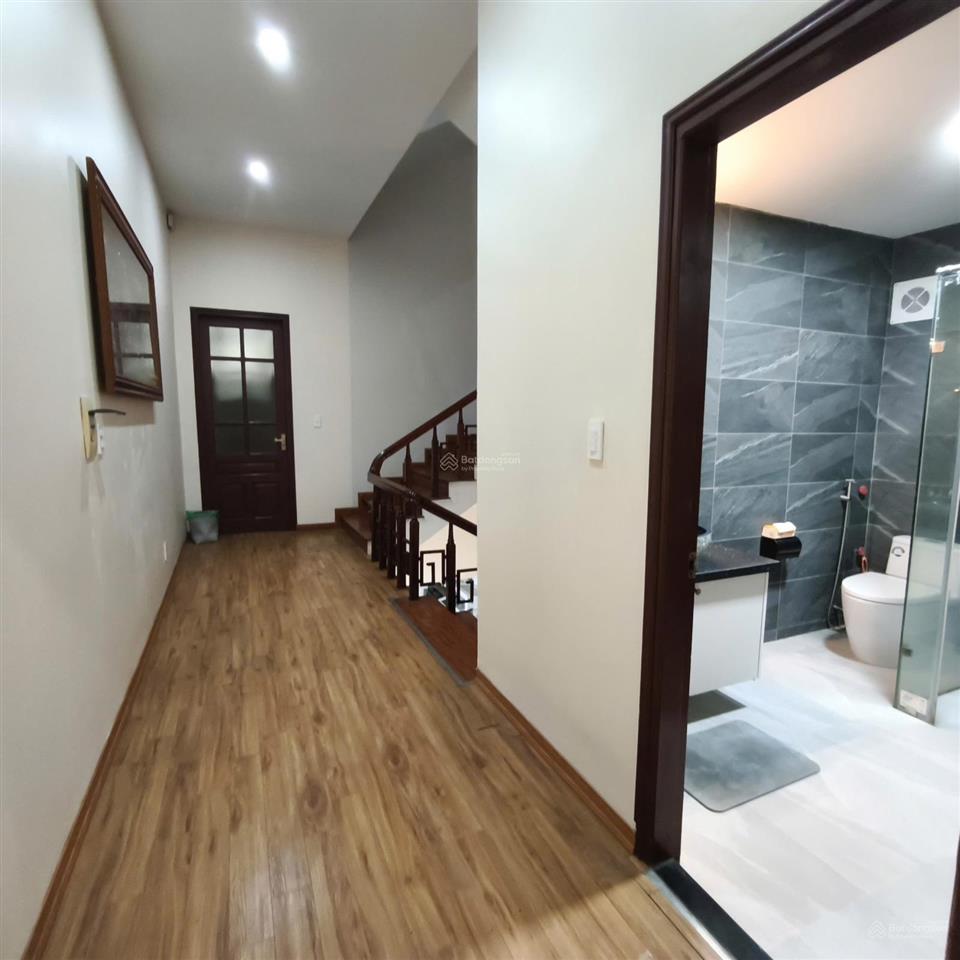 Cho thuê nhà ngõ 34 âu cơ  100m  4 phòng ngủ  giá chỉ 22 triệu/tháng