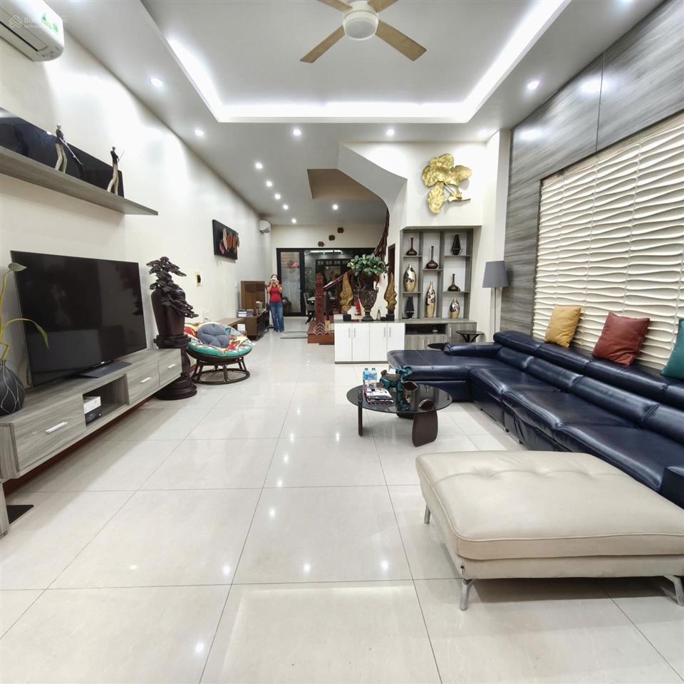 Cho thuê nhà ngõ 34 âu cơ  100m  4 phòng ngủ  giá chỉ 22 triệu/tháng