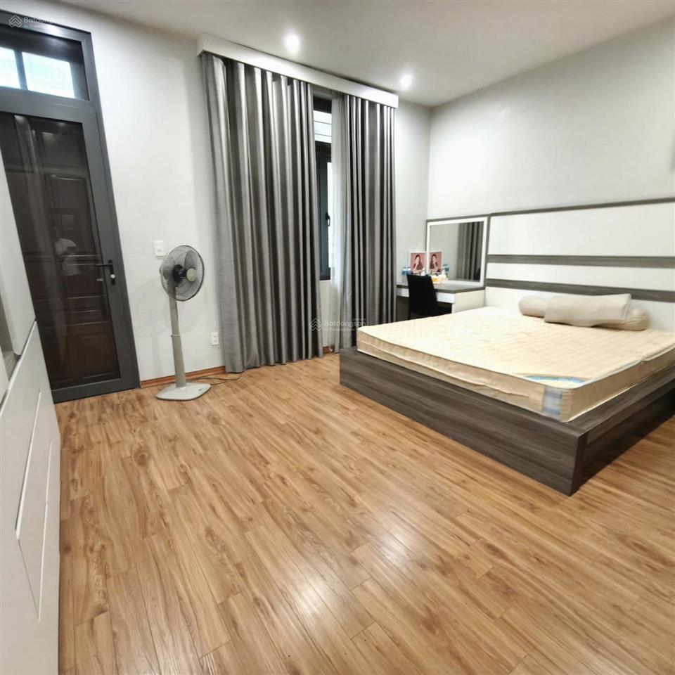 Cho thuê nhà ngõ 34 âu cơ  100m  4 phòng ngủ  giá chỉ 22 triệu/tháng