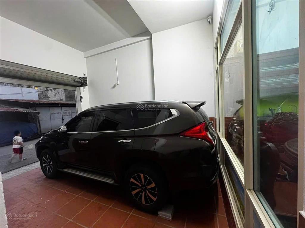 Cho thuê nhà riêng 5 tầng đủ đồ ô tô đỗ cửa  276 nghi tàm, tây hồ